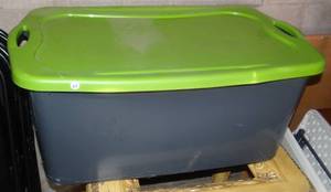 lot 63 image: LARGE 30 GALLON STERILITE PLASTIC STORAGE TOTE FULL OF VARIOUS MENS T SHIRTS