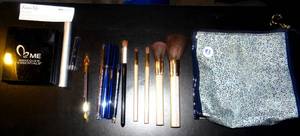 lot 93 image: NICE ASSORTMENT OF WOMENS BEAUTY AND MAKEUP PRODUCTS AS SHOWN