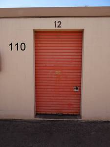 lot 110 image: UNIT E012 - 8 X 10 LOCKER (UNPAID FORECLOSURE) - SOME NICE ITEMS HERE