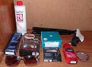 lot 124 image: LARGE ASSORTMENT OF BEAUTY AND HAIR CARE PRODUCTS