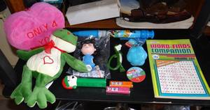 lot 133 image: ASSORTED LOT - FUN TOY LOT