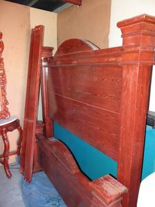 lot 175 image: KING SIZE HEADBOARD, FOOTBOARD AND BED RAILS