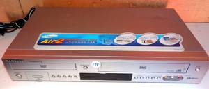 lot 178 image: Samsung DVD-V8500 DVDVCR Player Combo SD Card Video Cassette Recorder