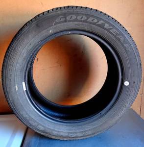 lot 181 image: GOODYEAR P20555R16 TIRE WITH GOOD TREAD