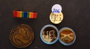lot 206 image: MISCELLANEOUS LOT OF ARMY BADGES AND RIBBONS INCLUDING IRAQ CAMPAIGN MEDAL