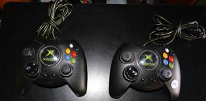 lot 140 image: PAIR OF XBOX GAMING CONTROLLERS