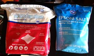 lot 144 image: EVERYDAY CLEAN WET WIPES AND LARGE BAG OF EPSOM SALTS