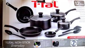 lot 147 image: T-FAL TOTAL NON STICK EVERYDAY POT SET - USED