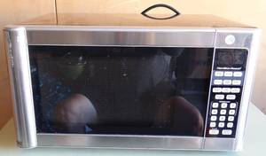 lot 150 image: HAMILTON BEACH 1000 WATT MICROWAVE OVEN WITH CAROSEL - TESTED AND WORKING