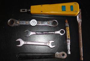 lot 191 image: Vintage HD 8762D-814 Punchdown Impact Tool AND SMALL WRENCES