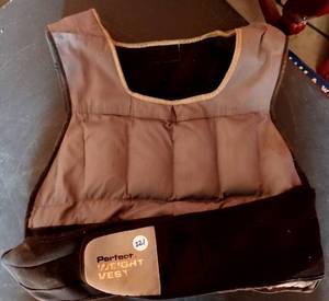 lot 221 image: PERFECT WEIGHT VEST WITH REMOVABLE POCKET WEIGHTS