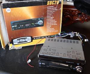lot 232 image: SSL SDC20 IN DASH AMFM CD RECEIVER