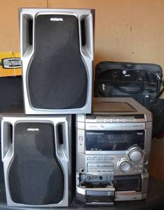 lot 233 image: AIWA STEREO SYSTEM CX-NA77 WITH MATCHING SPEAKERS
