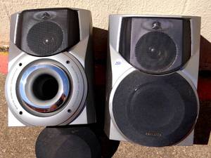lot 250 image: Pair of Vintage Aiwa SX-WNA777 Home Stereo Speakers 120W