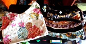 lot 262 image: NICE LOT OF COLORFUL SHOULDER BAGS