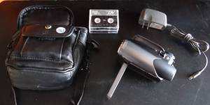 lot 263 image: Samsung SC-D372 Digital Cam Video Camcorder Mini DV w charger - Tested and Powered on