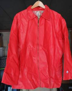 lot 282 image: WOMENS GOLD FLAVA LEATHER STYLE JACKET IN SALMON PINK - UNUSED WITH TAGS - SIZE 24PLUS