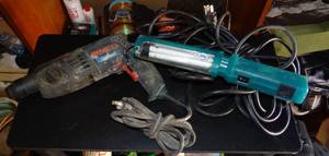 lot 298 image: MULTI LOT WITH BOSCH HAMMER DRILL & UTILITY LIGHT