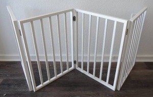 lot 36 image: 24 White Folding 4 Panel Pet Gate - Spans to 72