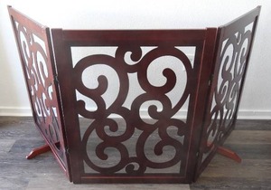 lot 48 image: 35 Wood 3 Panel Folding Pet Gate - Spans to 81