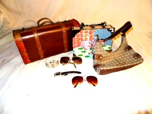 lot 18 image: Womens purses & accessories - wood box, cigar box purse, nine-west purse
