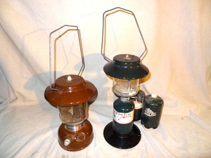 lot 32 image: 2 vintage Coleman gas lanterns  model 275 needs glass