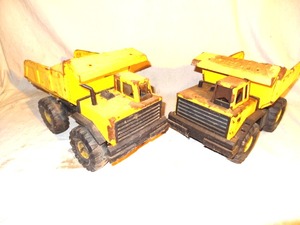 lot 37 image: 2 Vintage Tonka toy dump trucks