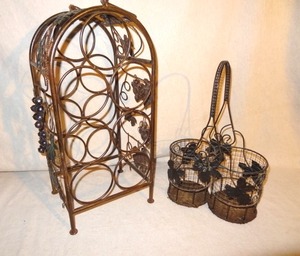 lot 65 image: Decorative Metal Wine Bottle holder and Carrier Basket