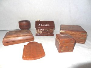 lot 93 image: Lot of Wood trinket boxes, cards, dice, Alaska bank