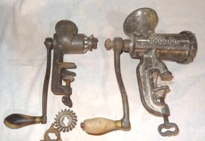 lot 132 image: Lot of 2 Hand Grinders (meat grinder)