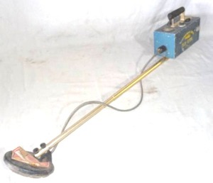 lot 149 image: Vintage Fire Ball Comet 100 Metal Detector