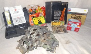 lot 157 image: Misc Gun and Hunting related items