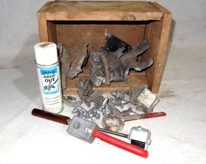lot 87 image: Fishing Weight Mold kit w box full of lead for making fishing weights