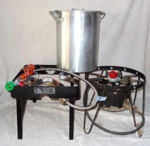lot 175 image: Turkey FryerCrawfish Boiler kit (includes 2 propane burners)