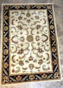 lot 176 image: Decorative Wool Area Rug (4x6 - thick pile)