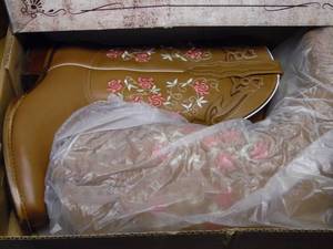 lot 2 image: THE RED ROSE OF TEXAS  RODEO  BOOTS