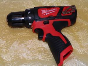 lot 20 image: Milwaukee M12 DRILL Driver