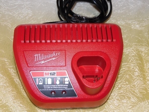 lot 22 image: MILWAUKEE M12 CHARGER