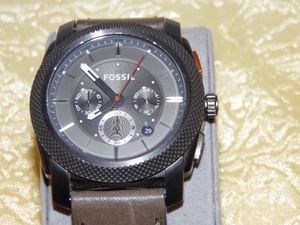 lot 28 image: FOSSIL MENS WATCH