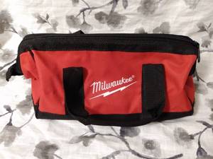 lot 124 image: MILWAUKEE TOOL BAG