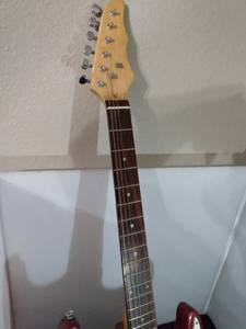 lot 101 image: VINTAGE GUITAR WITH IBANEZ CARRYING BAG