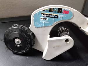 lot 112 image: 3M HAND MASKER PAPER DISPENSER