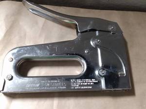 lot 115 image: ARROW STAPLER