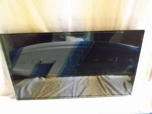 lot 73 image: VIZIO D43N-E4 TV NO POWERCORD