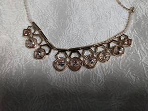 lot 85 image: NECKLACE WITH TAG ATTACHED