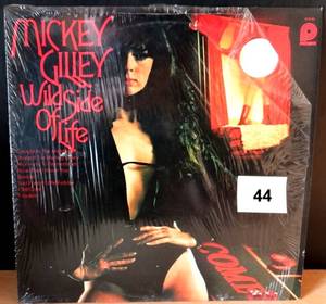 lot 44 image: 1975 - MICKEY GILLEY - Wild Side Of Life - 12 Vinyl Record LP - EX (Cheesecake) $$$