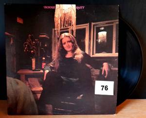 lot 76 image: 1971 - BONNIE RAITT SELF TITLED LP