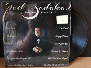 lot 95 image: NEIL SEDAKA - SINGS HIS GREATEST HITS - 1975 RCA RECORDS LP Vinyl