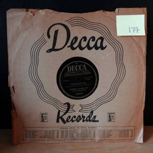 lot 177 image: Carmen Cavallaro 78rpm Single 10-inch Decca Records #24257 Malaguena