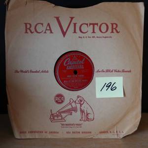 lot 196 image: 1948 - RARE  JULIA LEEHOT FRIENDS 78 Capitol 40082 WHEN YOURE SMILINGKING SIZE PAPA VG $$$$